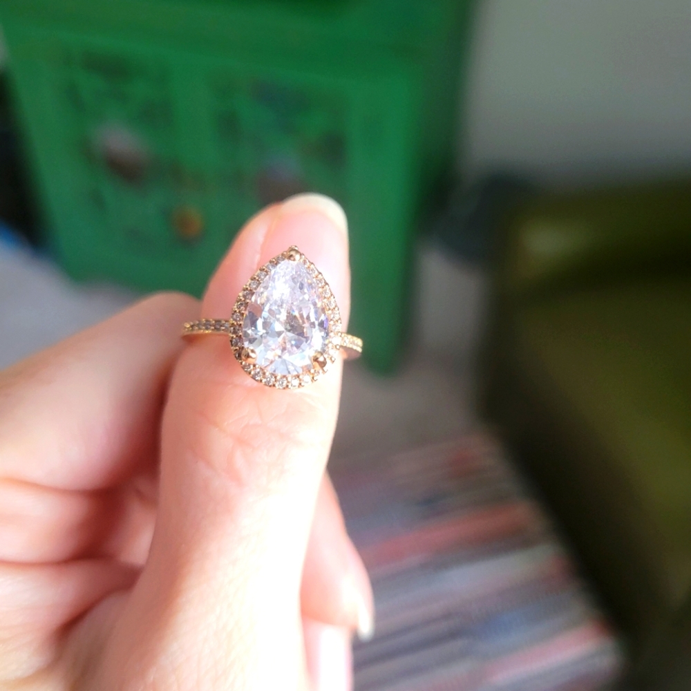 Pandora Sparkling Teardrop Halo Ring